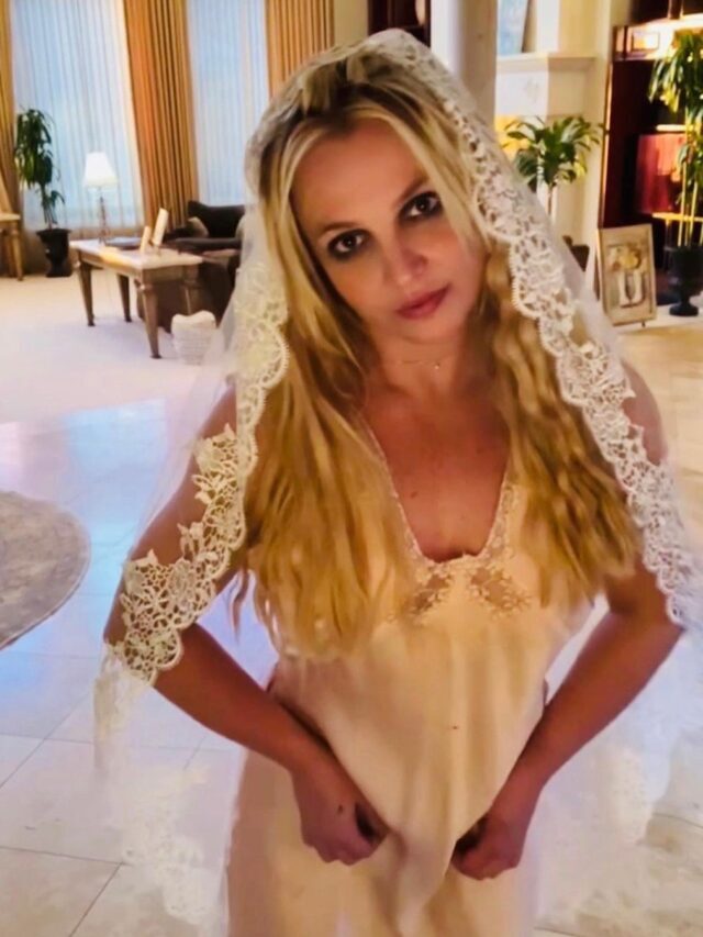 Britney Spears married herself, said – I was getting bored